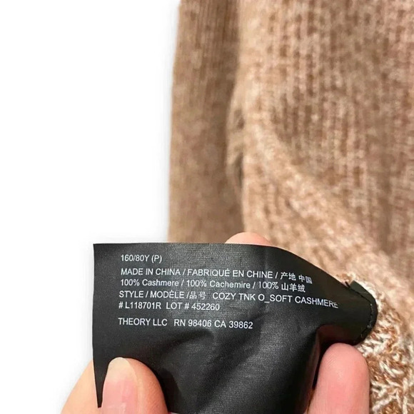 NWOT Theory Oversized Cashmere Turtleneck Mock Rolled Sweater Haystack Ivory - Picture 8 of 9